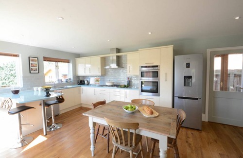 Aldeburgh Cottage | Cabin ∙ 5 bedrooms ∙ 10 guests