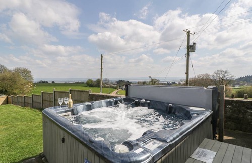 Littledean Cottage | Cabin ∙ 5 bedrooms ∙ 10 guests