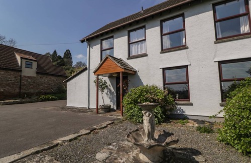 Littledean Cottage | Cabin ∙ 5 bedrooms ∙ 10 guests