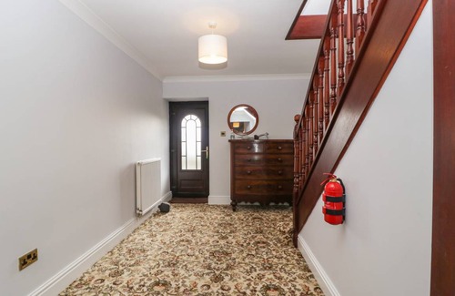 Littledean Cottage | Cabin ∙ 5 bedrooms ∙ 10 guests