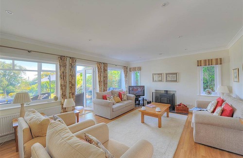 Lyme Regis Cottage | Cabin ∙ 5 bedrooms ∙ 10 guests