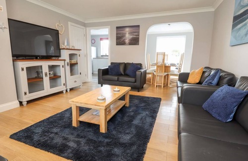 Prestatyn Cottage | Cabin ∙ 5 bedrooms ∙ 10 guests