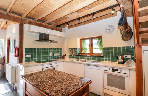 New Forest District Cottage | Cabin ∙ 5 bedrooms ∙ 13 guests