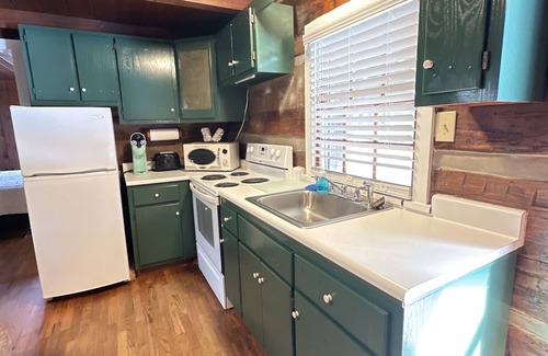 Valley Creek Run Cabin | Cabin 5 - Rustic cabin in Pioneer Village, Great Smoky Mountains NC