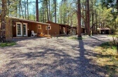 Payson Cabin | Cabin 5 – Wolf Den Family Cabin - Multiple Beds, Fireplace and Outdoor Jacuzzi