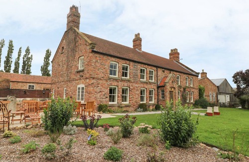 Ryther Cottage | Cabin ∙ 6 bedrooms ∙ 12 guests