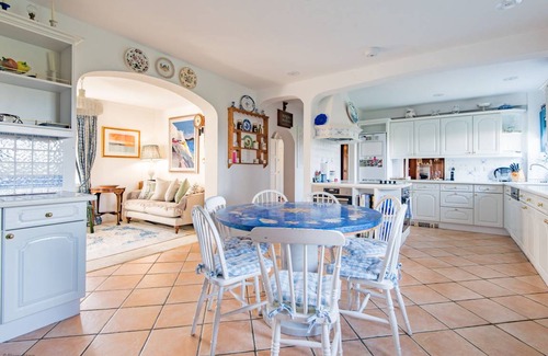 Sandwich Cottage | Cabin ∙ 6 bedrooms ∙ 12 guests