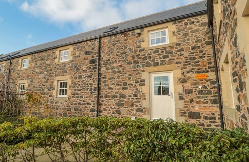 South Charlton Cottage | Cabin ∙ 6 bedrooms ∙ 12 guests