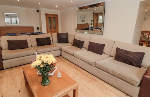 South Charlton Cottage | Cabin ∙ 6 bedrooms ∙ 12 guests