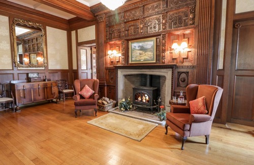 Balfron Cottage | Cabin ∙ 6 bedrooms ∙ 12 guests