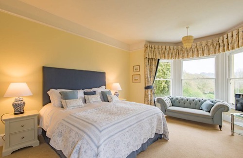 Charing Cottage | Cabin ∙ 6 bedrooms ∙ 12 guests