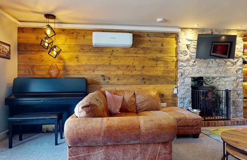 Nefyn Cottage | Cabin ∙ 6 bedrooms ∙ 16 guests