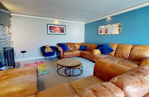 Nefyn Cottage | Cabin ∙ 6 bedrooms ∙ 16 guests
