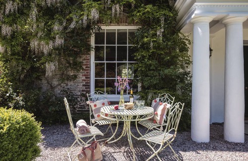 Totnes Cottage | Cabin ∙ 6 bedrooms ∙ 13 guests