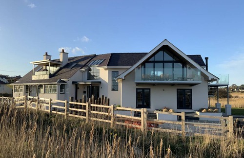 Rhoscolyn Cottage | Cabin ∙ 6 bedrooms ∙ 12 guests