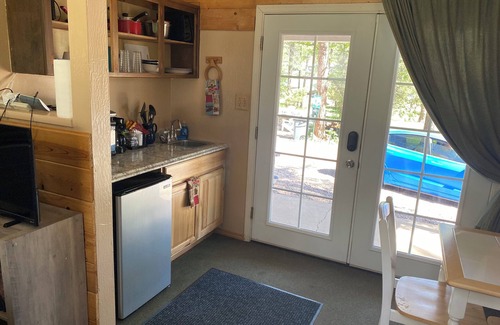 Payson Cabin | Cabin 6 – Sweethearts Cottage - Indoor Jacuzzi, Fireplace & Porch Swing.
