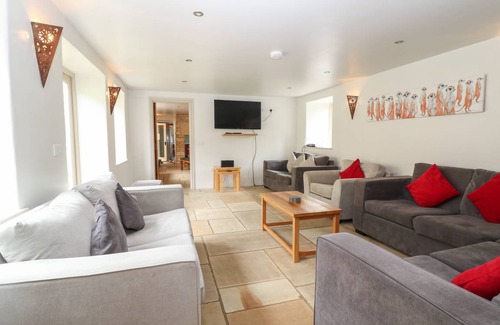 Carterton Cottage | Cabin ∙ 7 bedrooms ∙ 14 guests