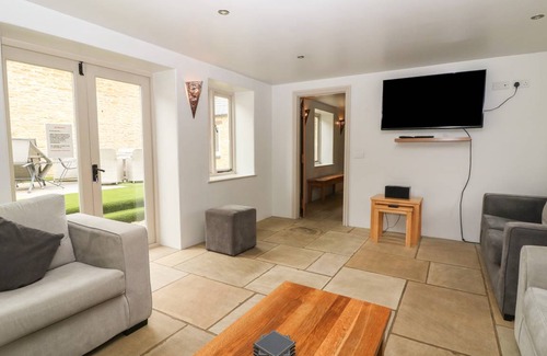 Carterton Cottage | Cabin ∙ 7 bedrooms ∙ 14 guests