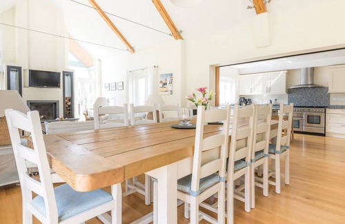 Trebetherick Cottage | Cabin ∙ 7 bedrooms ∙ 14 guests