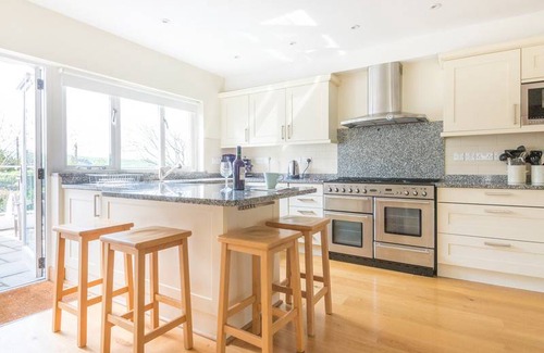 Trebetherick Cottage | Cabin ∙ 7 bedrooms ∙ 14 guests
