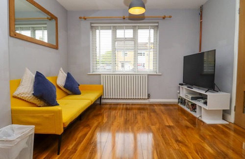 Stonehouse Cottage | Cabin ∙ 7 bedrooms ∙ 18 guests