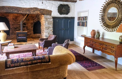 Felindre Farchog Cottage | Cabin ∙ 7 bedrooms ∙ 14 guests