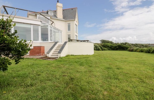 Penzance Cottage | Cabin ∙ 7 bedrooms ∙ 14 guests