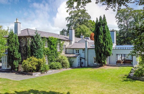 Bethesda Cottage | Cabin ∙ 7 bedrooms ∙ 20 guests