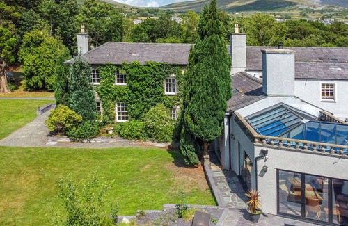Bethesda Cottage | Cabin ∙ 7 bedrooms ∙ 20 guests