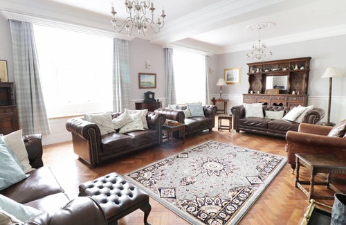 Bethesda Cottage | Cabin ∙ 7 bedrooms ∙ 20 guests