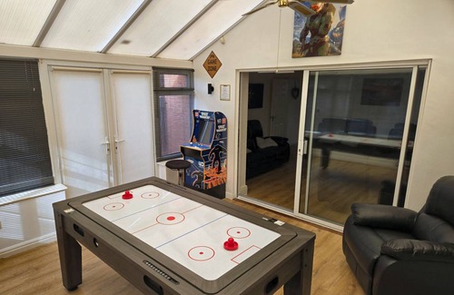Prestatyn Cottage | Cabin ∙ 7 bedrooms ∙ 15 guests
