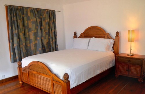 Calabash Bight Cabin | Cabin 7 - Calabash Bight Cabins with Breakfast, Beach & Kayaks