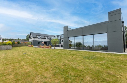 Exeter Cottage | Cabin ∙ 8 bedrooms ∙ 16 guests
