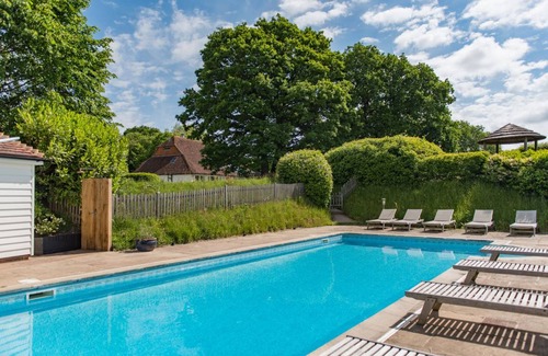 Cranbrook Cottage | Cabin ∙ 9 bedrooms ∙ 24 guests