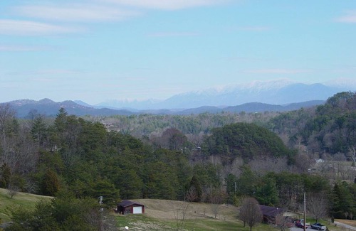 Pigeon Forge Cabin | Cabin ∙ 9 bedrooms ∙ 22 guests