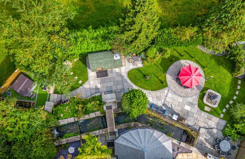 Kendal Cottage | Cabin ∙ 9 bedrooms ∙ 20 guests