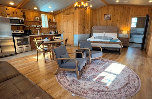 Bremen Cabin | Cabin and Private Basketball Gym, Hocking Hills