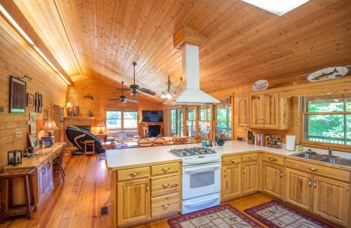 Laurel Springs House | Cabin at Cranberry Mill - Private Creekfront Cabin in Laurel Springs