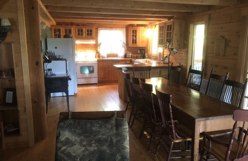 Hill Cabin | Cabin at Falls Romantic All Seasons Wonderland