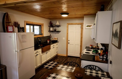 Butler Cabin | CABIN AT THE COVE at Watauga Lake!