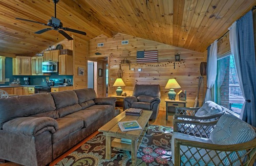 Cherokee Cabin | Cabin by Bold Creek: Unplug, Unwind & Listen!