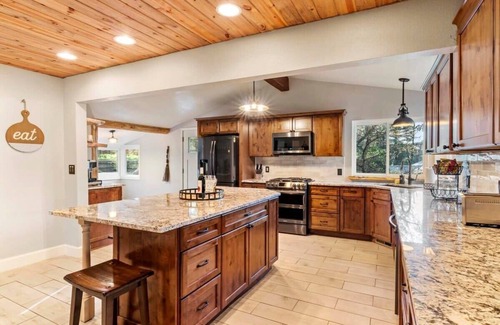 Cascade-Chipita Park Cabin | Cabin close to Manitou Springs/Garden of the Gods
