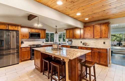 Cascade-Chipita Park Cabin | Cabin close to Manitou Springs/Garden of the Gods