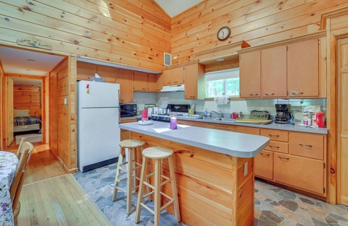 Petersburg Cabin | Cabin Comfort Near PSU! Fire Pit & On-Site Trails