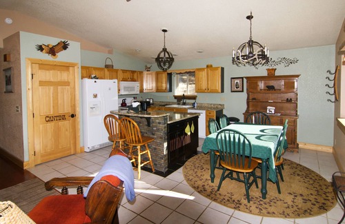 Florissant House | Cabin, Dog Friendly, Hot Tub, Views, 6 acres, Wheelchair Accessible