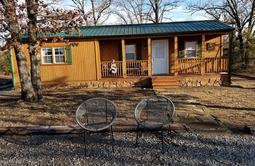Albany Cabin | Cabin for two on 160 Acres,less than 20 min from Choctaw Casino Durant OK