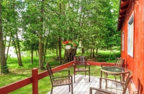 Central Lake Cabin | Cabin Four