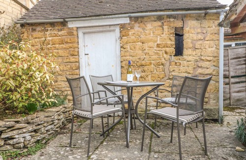 Bourton Cottage | Cabin ∙ 2 bedrooms ∙ 4 guests