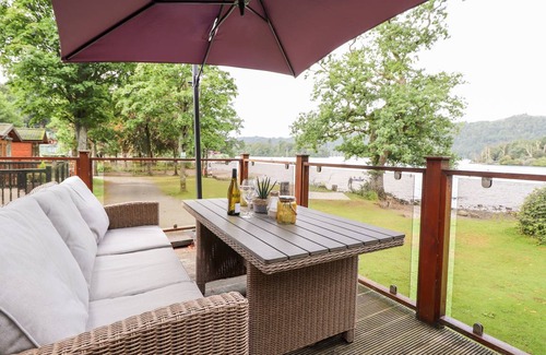 Bowness-on-Windermere Cottage | Cabin ∙ 2 bedrooms ∙ 4 guests