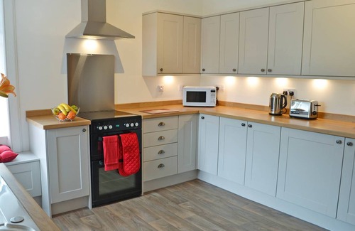 Lochmaben Cottage | Cabin ∙ 5 bedrooms ∙ 7 guests